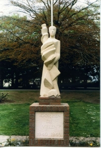 F0306 Bevrijdings monument vernieuwd 1987